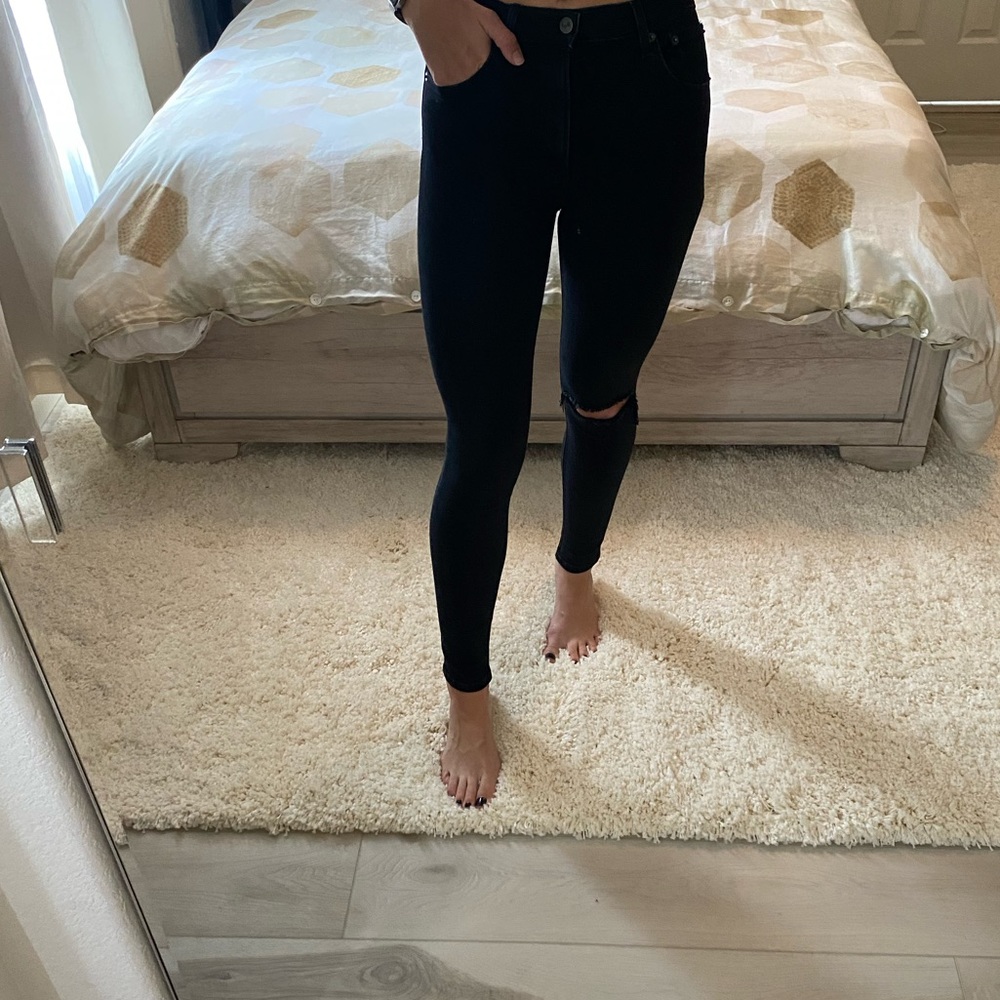 Reformation / Skinny Jeans
